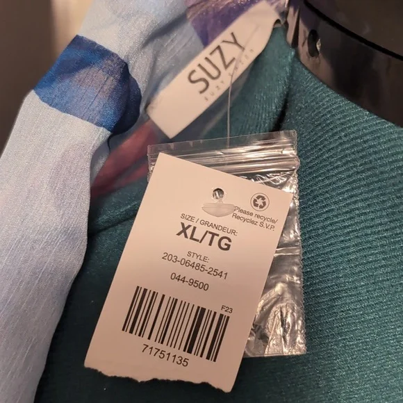 Top - Picture 8 of 11